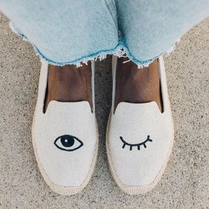 Wink Smoking Slipper